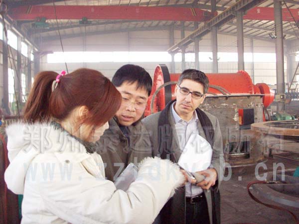 Giuseppe Germinario在（zài）我廠車間
